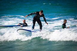 Surf kurser för nybörjare
